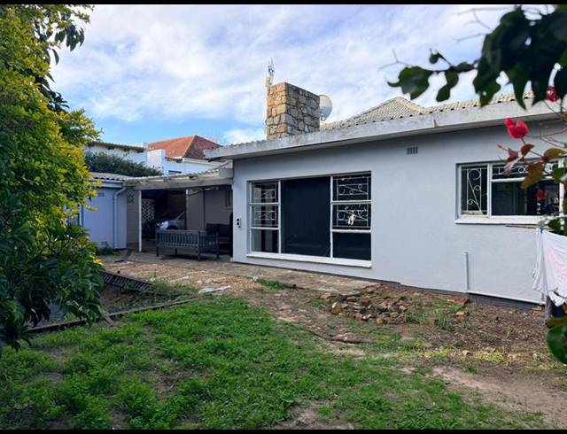 3 BEDROOM HOUSE FOR SALE IN BOSTON